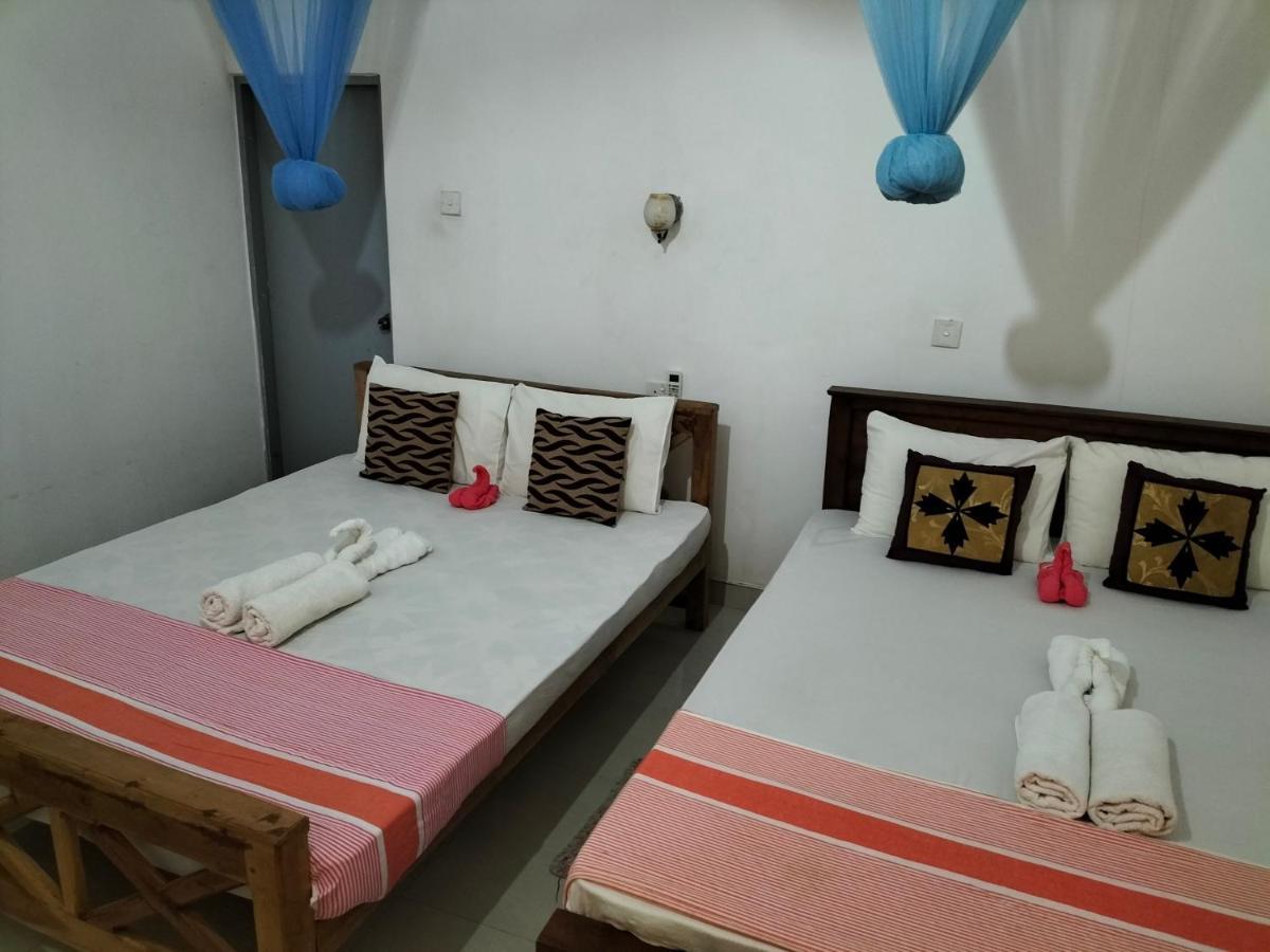 Sanjana Home Stay Хабарана Экстерьер фото
